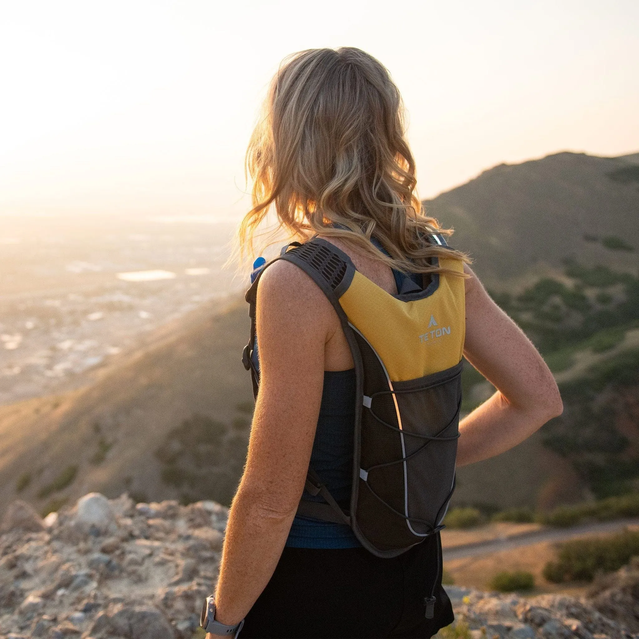 Teton Sports TrailRunner 2l Hydration Pack in Honeycomb